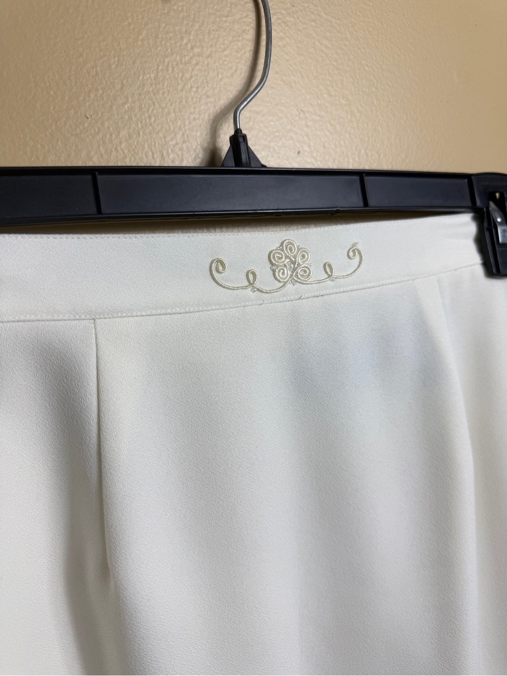 Vintage 90s Sag Harbor Off White Embroidered Skirt Suit Set Size 8 - Picture 6 of 9